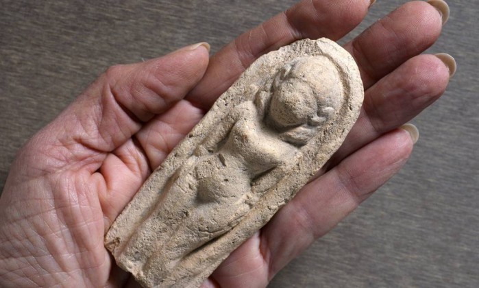 Detalhe da pedra encontrada pelo garoto Ori (Foto: Divulgação/Israel Antiquities Authority)