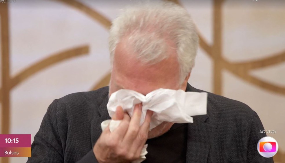 Pedro Bial se emociona em homenagem a Gloria Maria — Foto: Reprodução