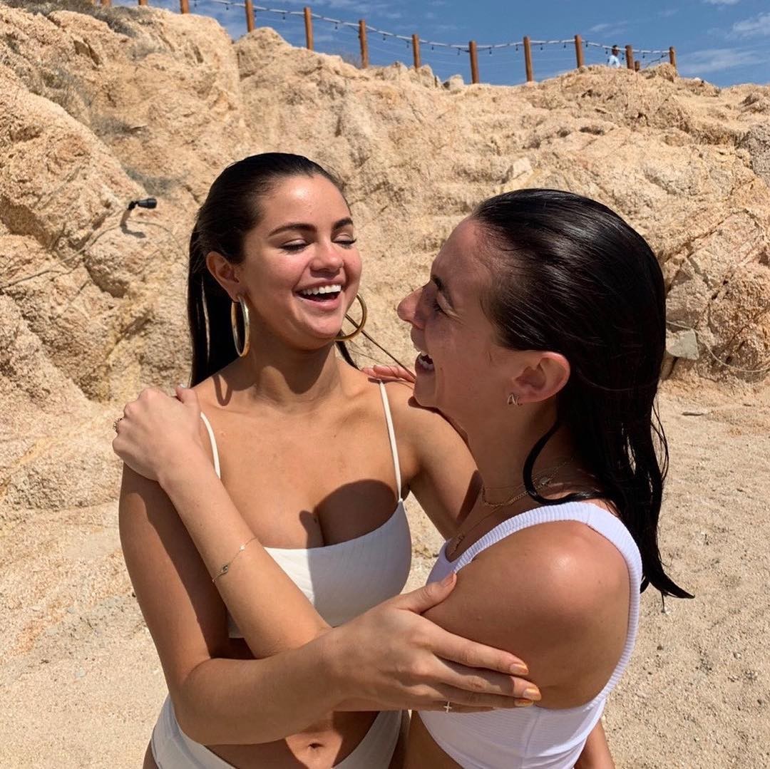 Selena Gomez e amigas (Foto: Instagram/ Reprodução)