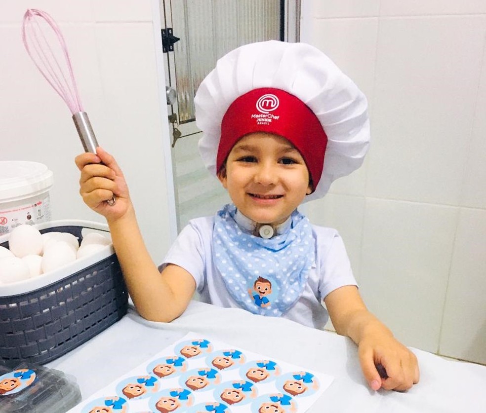 Pedro tem 4 anos e passa por cirurgias mensalmente — Foto: Arquivo pessoal/Milena