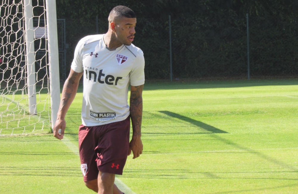 Destaque no treino, Júnior Tavares pode ganhar uma chance no time titular