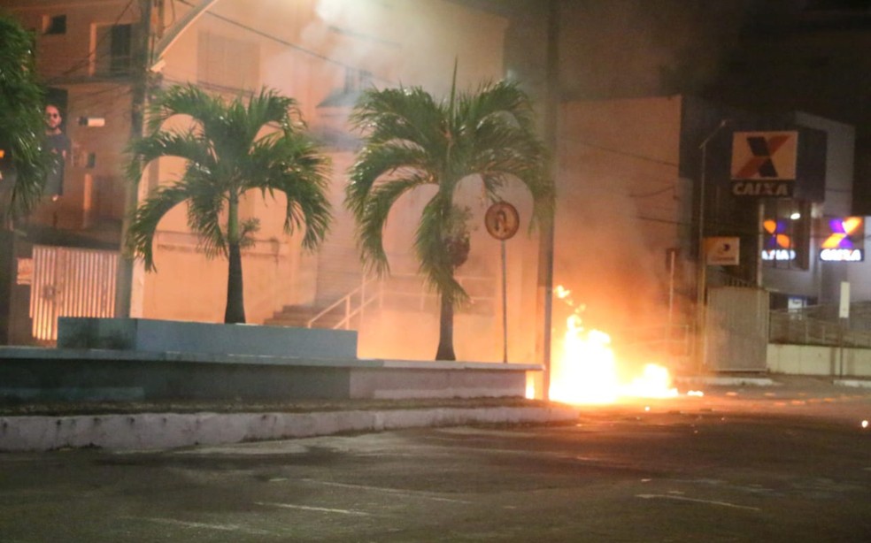 PM realiza treinamento simulado contra ataques a banco, em Jacobina — Foto: Divulgação/SSP