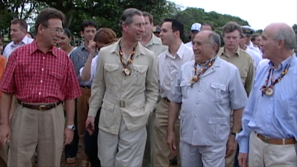 Príncipe Charles ao lado do ex-governador Siqueira Campos — Foto: TV Anhanguera