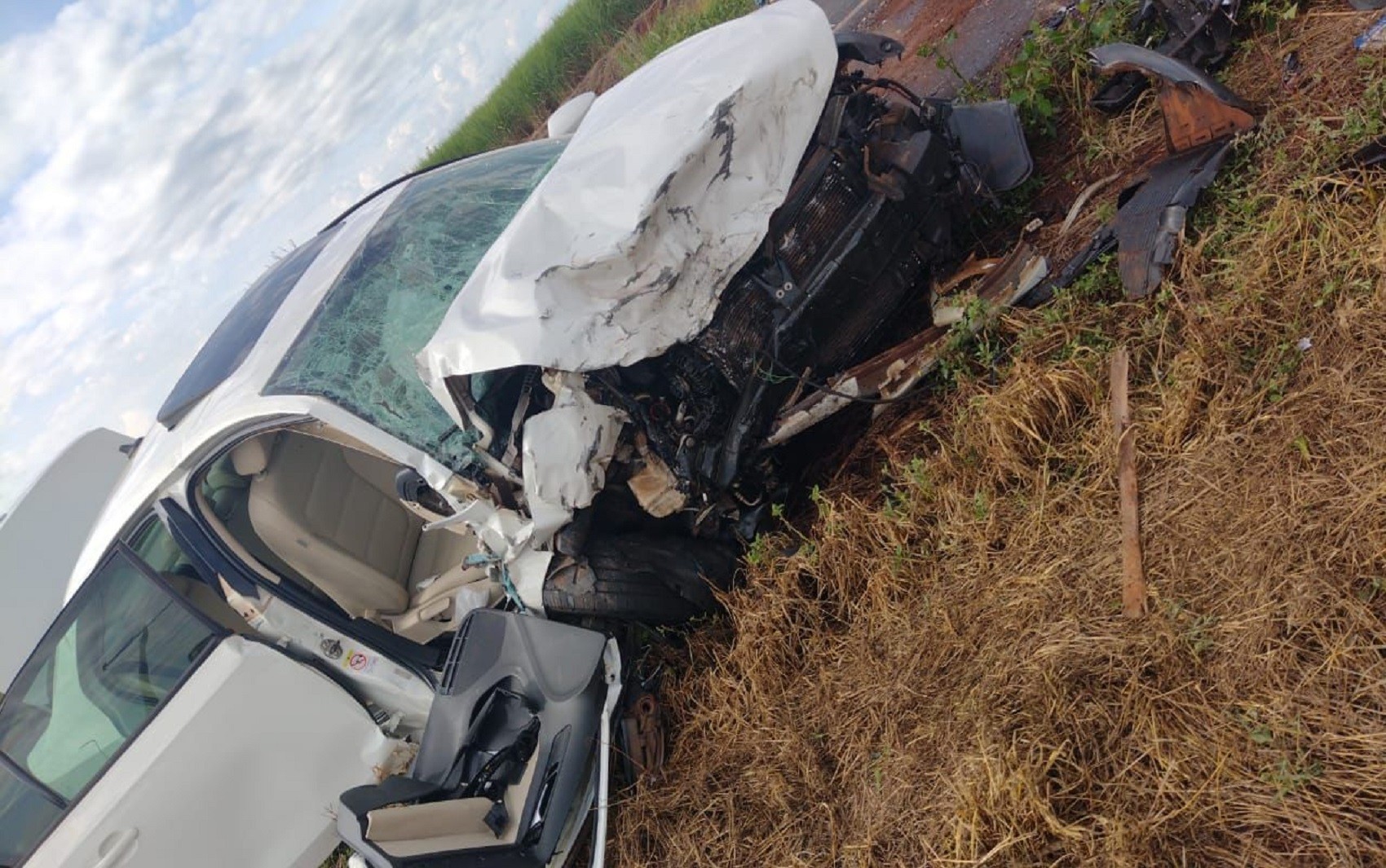 Batida frontal deixa mortos e feridos na Rodovia Prefeito Fábio Talarico em São Joaquim da Barra