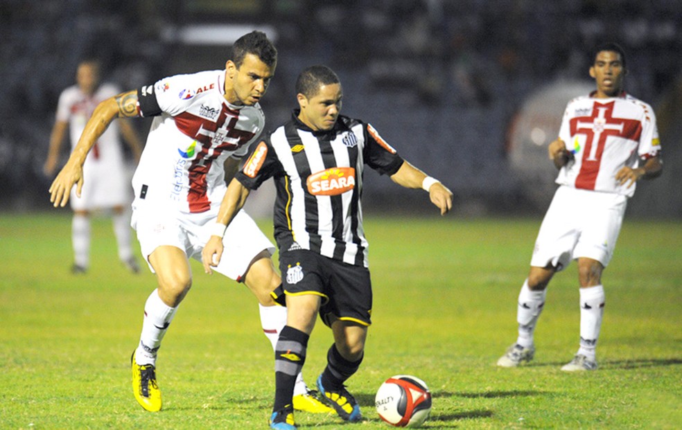 Madson atuou no Santos em 2009. Na temporada seguinte vestiu a camisa do Athletico â€” Foto: Marcelo Sadio / Site Oficial do Vasco