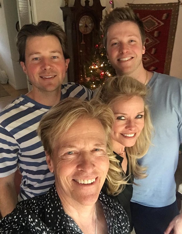 Jack Wagner e Kristina Wagner com os filhos, Peter e Harrison (Foto: Reprodução/Instagram)