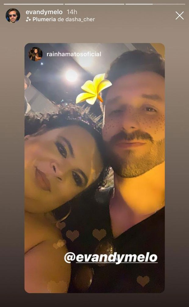Durante a festa, Evandy Melo postou Stories com a influencer Rainha Matos (Foto: Reprodução/Instagram)