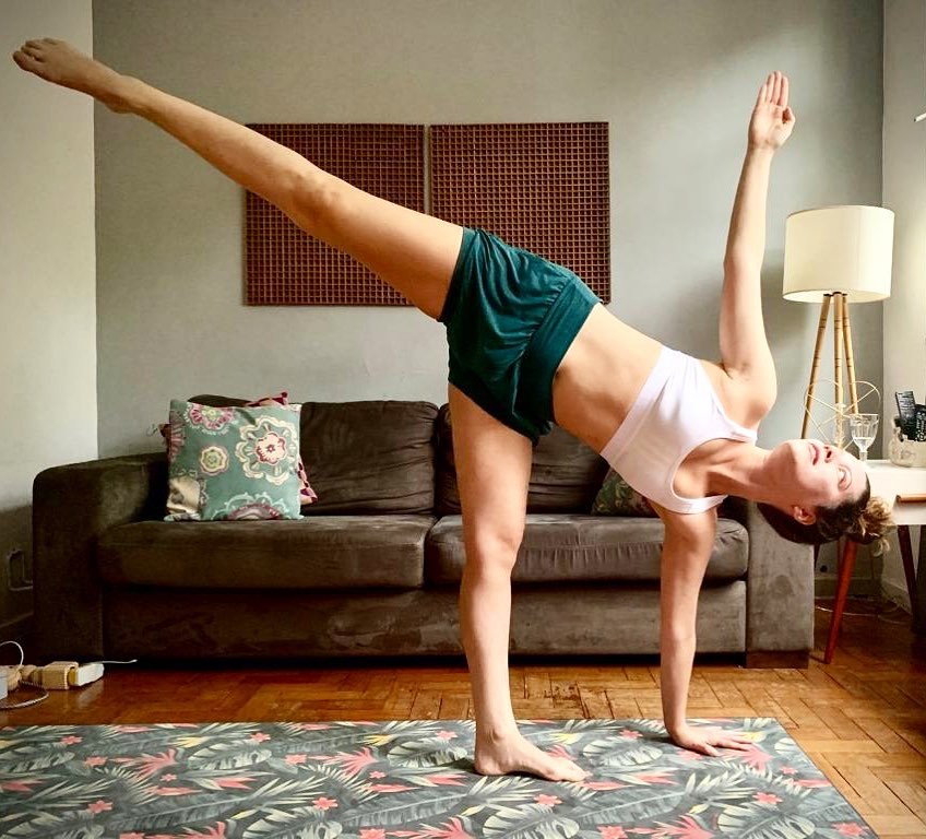 Nathalia Dill pratica yoga (Foto: Reprodução/Instagram)