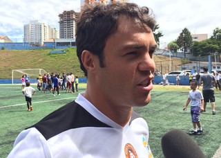 Kleber diz que prefere respirar outros ares a voltar ao Grêmio em 2015