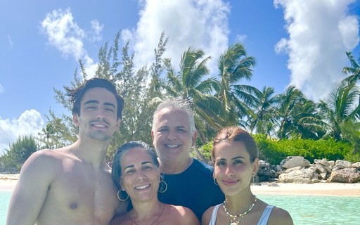 gloria-pires-aproveita-bahamas-com-marido-e-filhos-amor-que-estou