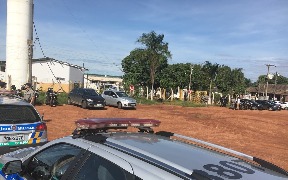 Detento é foragido de unidade do regime semiaberto em que houveram duas rebeliões em GO (Foto: Paula Resende/G1)