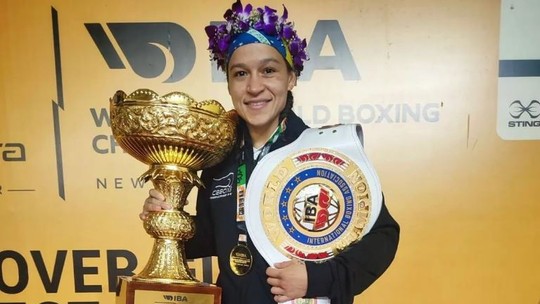 O que o bicampeonato mundial de boxe diz sobre as chances de Bia Ferreira em Paris-2024