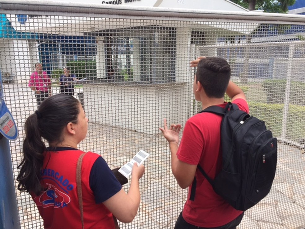 Estudante pediu para mãe levar documento original  (Foto: Graziela Rezende/G1 MS)