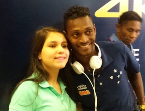 Na volta dos EUA, novato Marquinhos espera por chance no time titular
