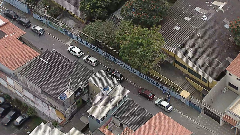 Estudante é baleado a caminho de escola estadual na Zona Leste de SP — Foto: Reprodução/TV Globo