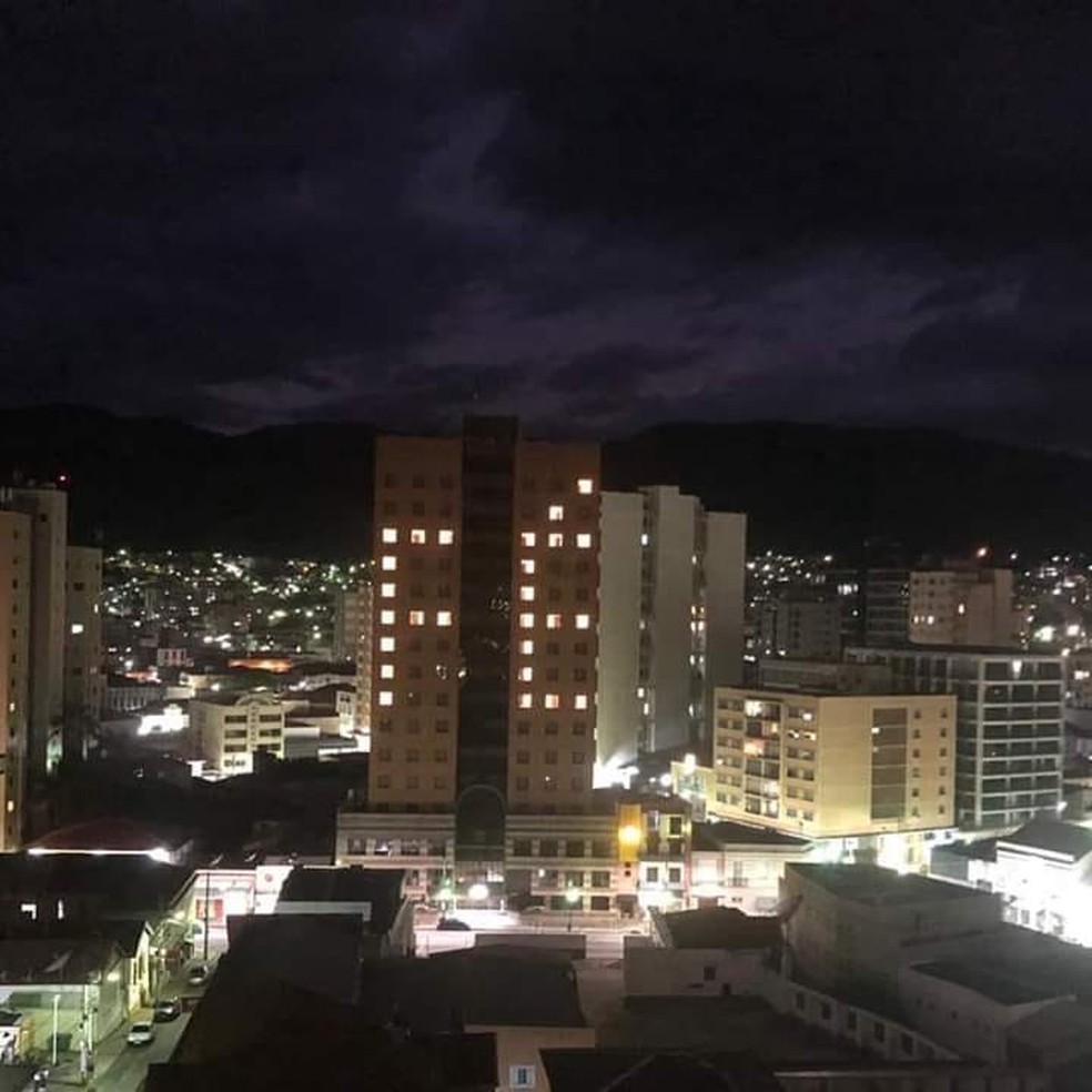 Hotel comove moradores com a palavra "Fé" em MG — Foto: Reprodução / Redes Sociais