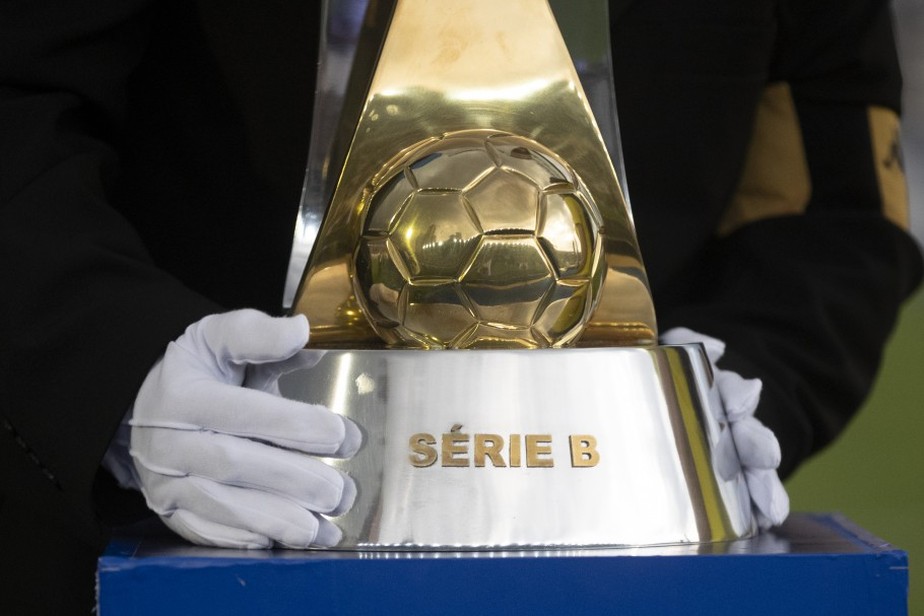 A taça da Série B do Brasileiro, alvo de um esquema de manipulação de resultados em 2022