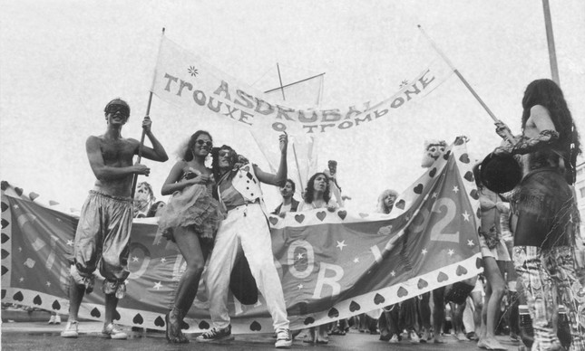 Desfile que anunciou a chegada do Circo Voador, em janeiro de 1982