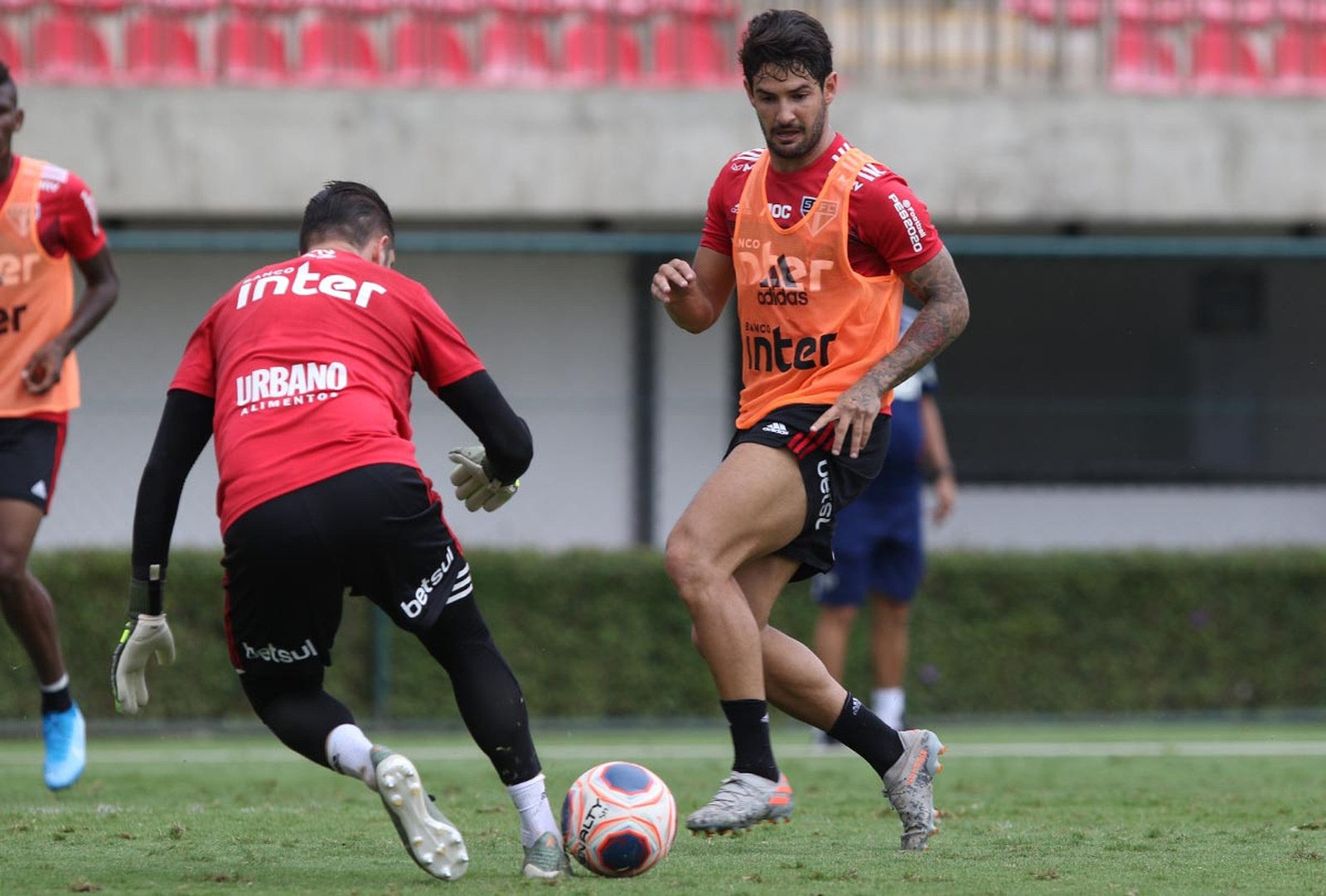 São Paulo faz circuito físico e treino com bola no terceiro dia de pré-temporada