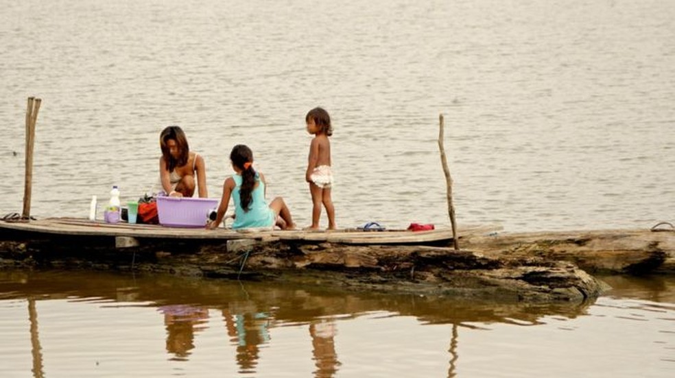Moradores das comunidades ribeirinhas da região do Médio Solimões, na Amazônia Central, onde atua o Instituto Mamirauá — Foto: Bruno Barreto/Instituto Mamirauá/BBC