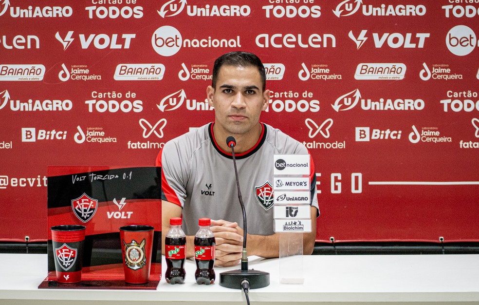 Thiago Lopes durante entrevista coletiva — Foto: Victor Ferreira / EC Vitória / Divulgação