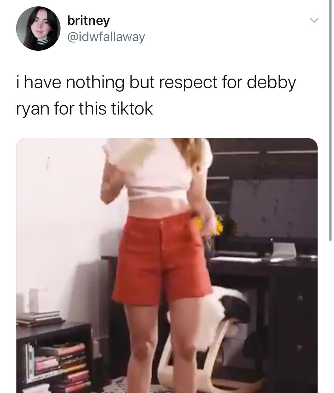Fãs reagem ao TikTok de Debby Ryan (Foto: Reprodução/Twitter)