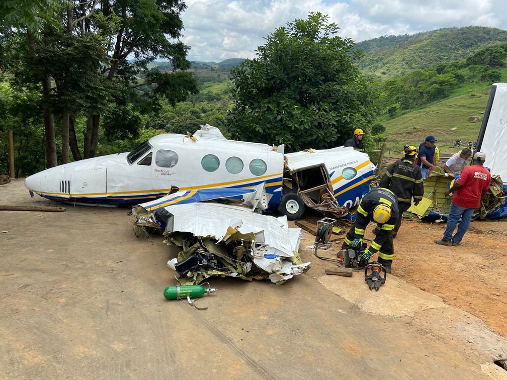 Asas foram cortadas para transportar a aeronave — Foto: Polícia Militar