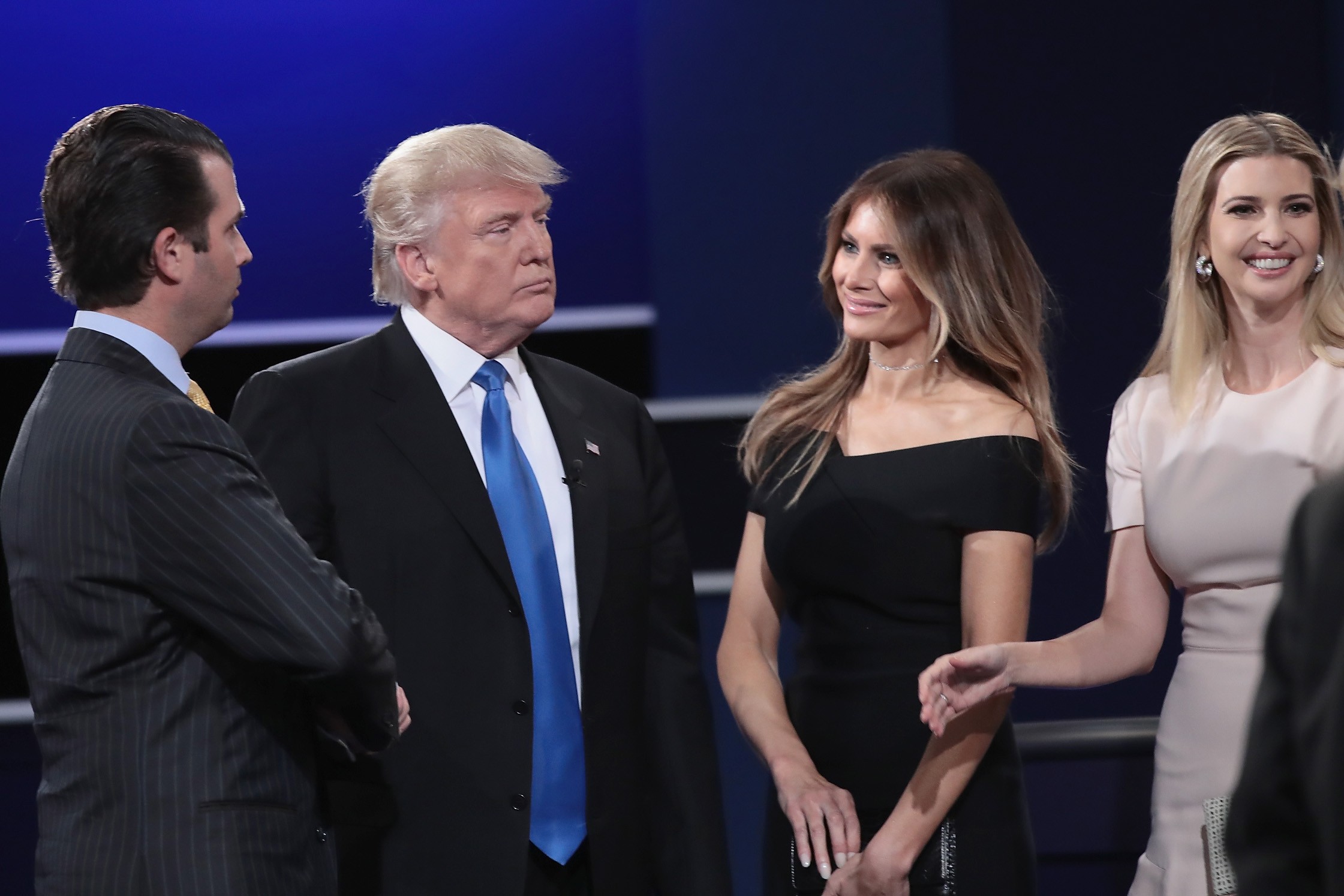 Donald Trump com Melania Trump, Ivanka Trump e Donald Trump Jr. (Foto: Getty Images)