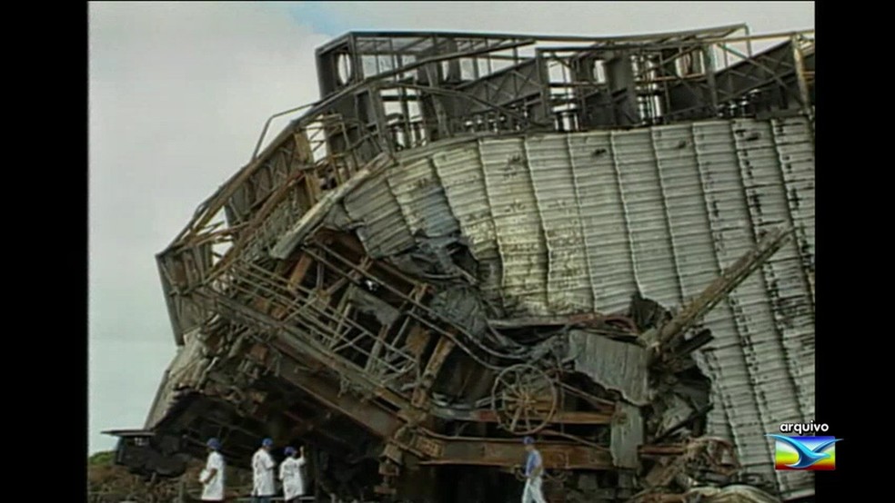 Em 2003, uma explosão durante a preparação para o lançamento de um foguete lançador de satélites deixou 21 mortos no CLA — Foto: Arquivo/TV Mirante