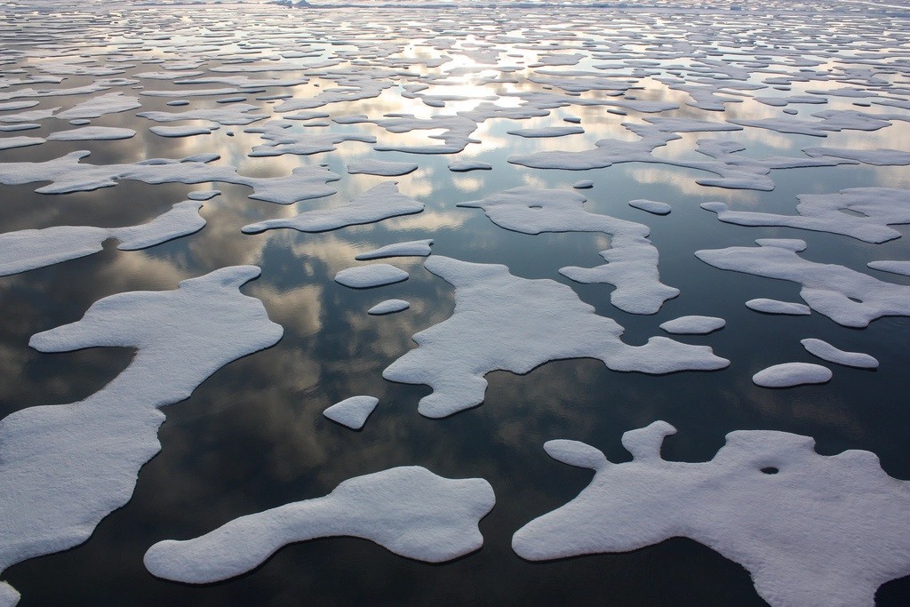 As áreas com água congelada da Terra diminuíram drasticamente em 37 anos  (Foto: NASA / Kathryn Hansen)