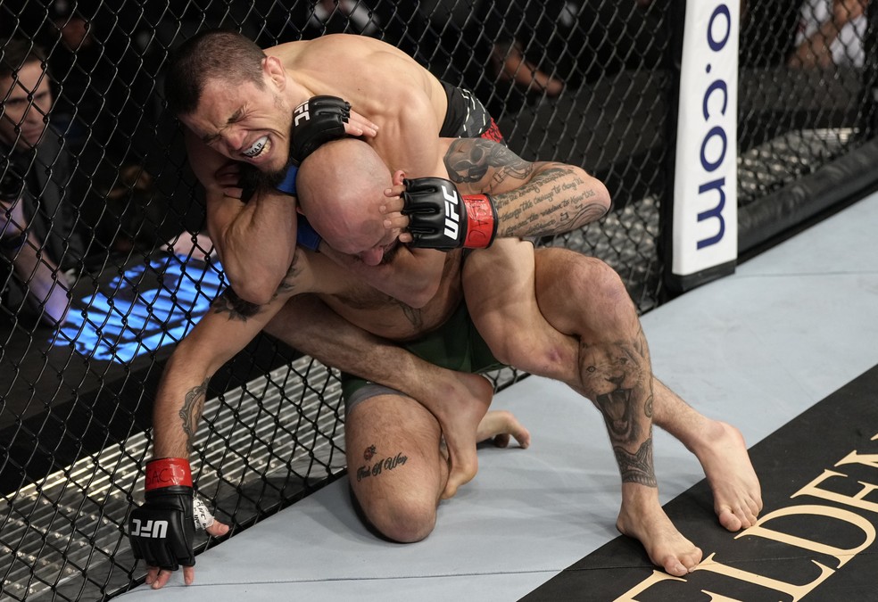 Umar Nurmagomedov finalizou Brian Kelleher no primeiro round no UFC 272 — Foto: Getty Images