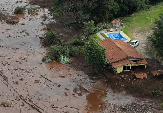 Rompimento de barragem da Vale atinge comunidade em Minas Gerais (Foto: REUTERS/Washington Alves)