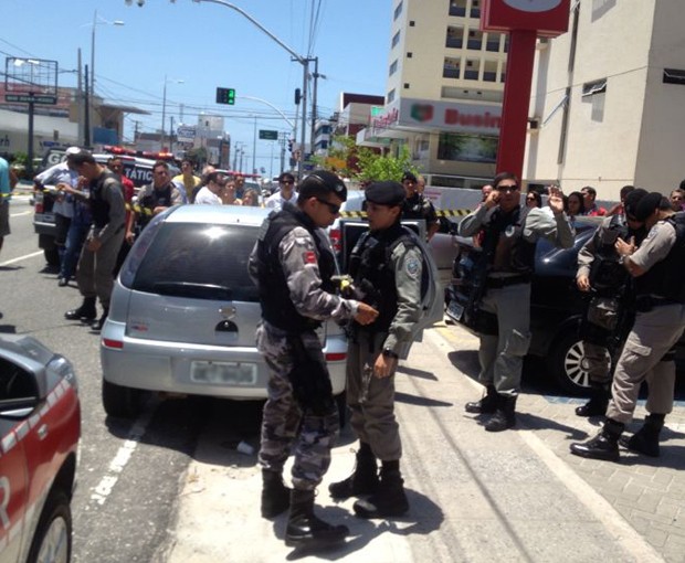 Assaltantes abordaram policial na saída do banco. (Foto: Daniel Figueiredo/arquivo pessoal)