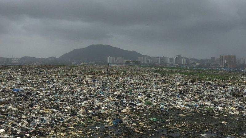 A montanha de lixo de Mumbai é o equivalente a 18 andares (Foto: Saumya Roy via BBC News)