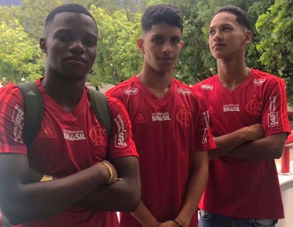 Jogadores da base do Flamengo curtem hotel no Recreio — Foto: Reprodução/Rede Social