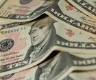 Dólar vira e opera em baixa, cotado a R$ 3,21 (Marcos Santos/USP Imagens)