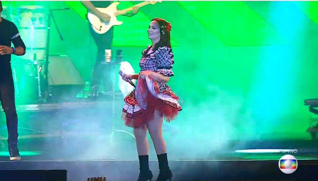 Solange Almeida canta no Maior São João do Cerrado, em Brasília