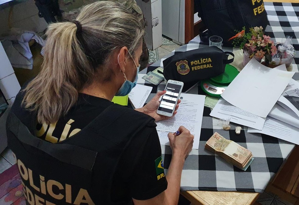 Polícia Federal realiza nesta quinta-feira (20) a Operação “Hot Money” contra uma organização criminosa responsável por tráfico de drogas interestadual na região conhecida como Vale do Araguaia — Foto: PF/MT