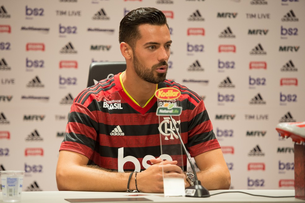 Pablo Marí se mostrou impressionado com a torcida do Flamengo no Maracanã — Foto: Alexandre Vidal / Flamengo