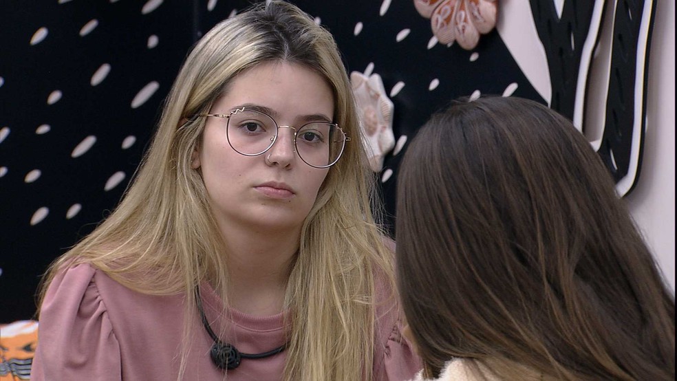 Viih Tube comenta com Thaís sobre possível indicação do Líder no BBB21: 'Acho que você é uma opção para ele' — Foto: Globo