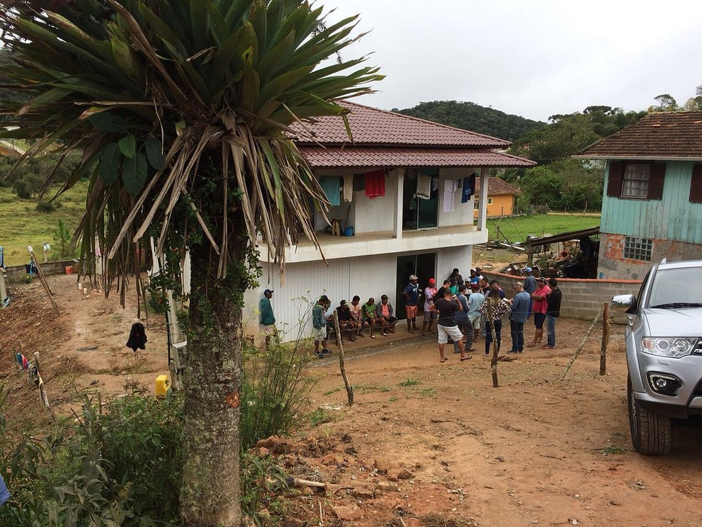 Trabalhadores em situaÃ§Ã£o anÃ¡loga a escravidÃ£o foram resgatados (Foto: MPT-SC/DivulgaÃ§Ã£o)