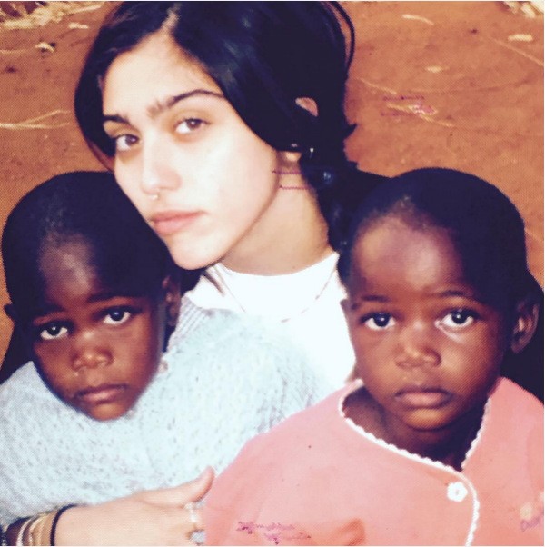 Filha mais velha de Madonna, Lourdes Maria também foi à Africa com a mãe (Foto: Instagram)