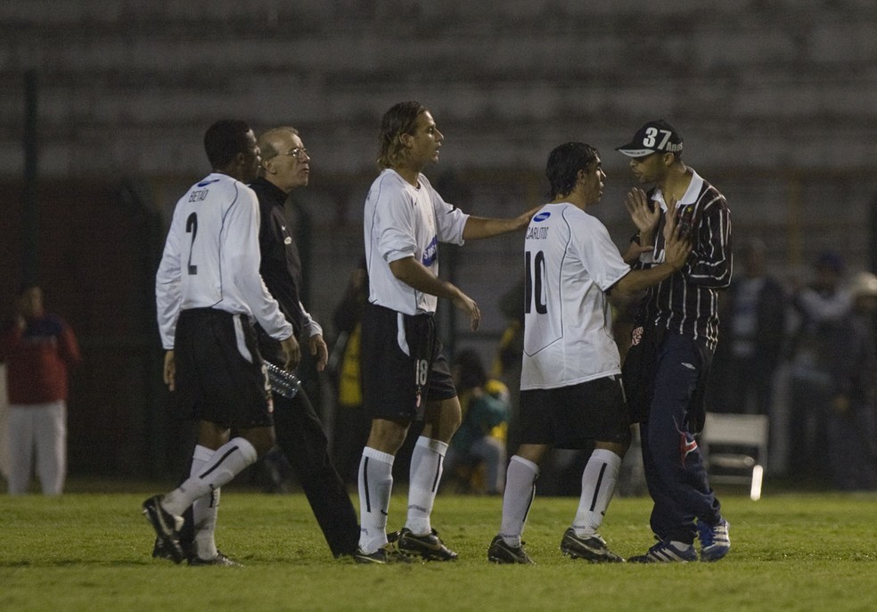 Tevez, Ronaldo Fenômeno e título: a história recente do Corinthians na Libertadores em fotos