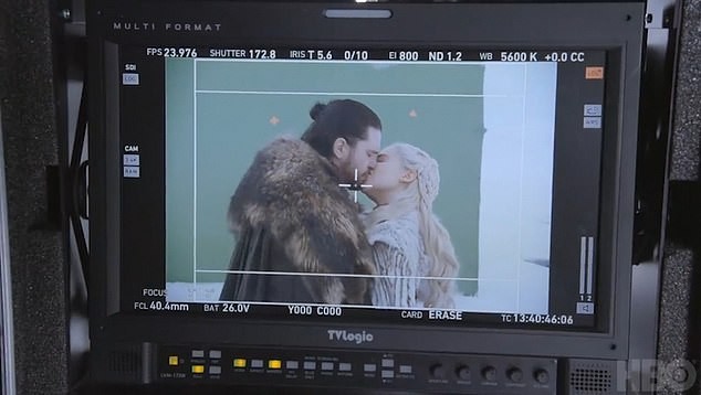 Kit Harington como Jon Snow e Emilia Clarke como Daenerys Targaryen em Game of Thrones (Foto: Divulgação HBO)