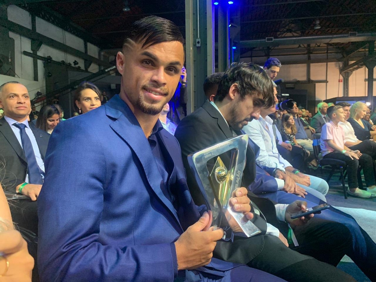 Corinthians se reúne nesta terça com agentes de Michael, do Goiás; Tiago Nunes liga para o atacante