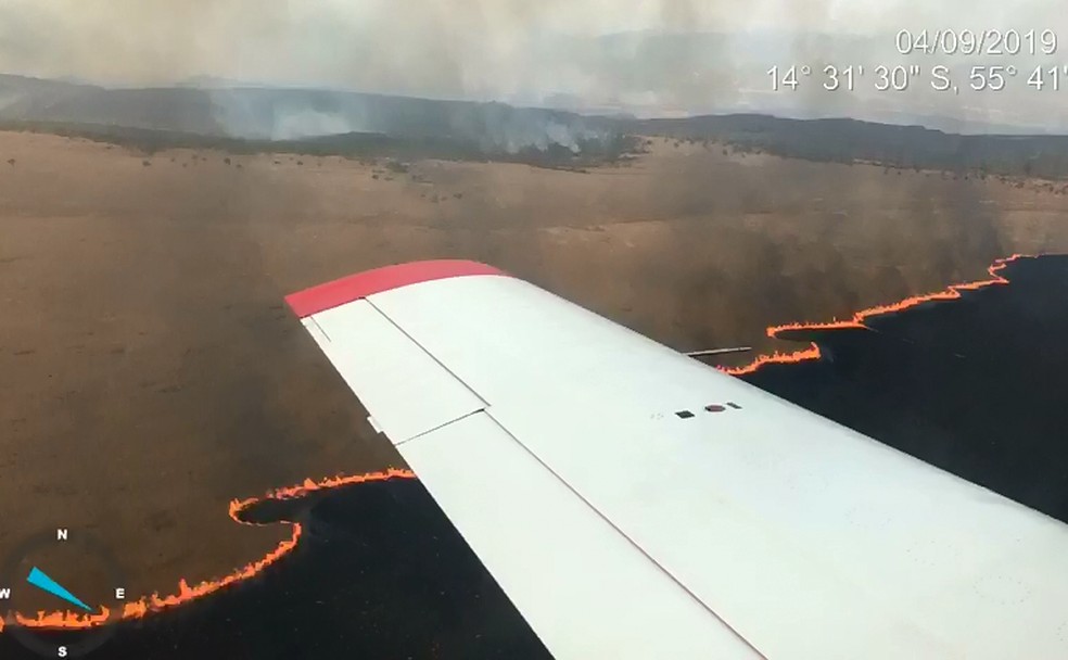 Fogo se alastra rapidamente, segundo bombeiros — Foto: Corpo de Bombeiros - MT
