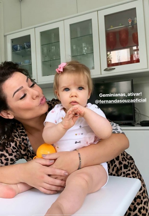 Fernanda Souza e Luísa, filha de Mica Rocha (Foto: Reprodução Instagram)