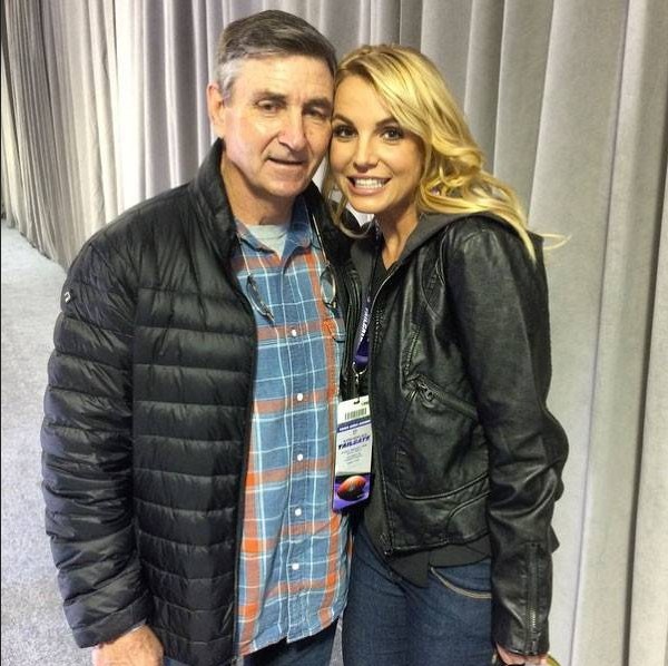 A cantora Britney Spears com o pai, o empresário Jamie Spears (Foto: Instagram)
