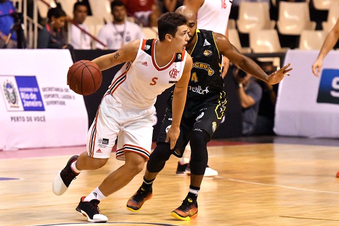 Insônia e volta triunfal: Fischer quer fazer jus ao investimento do Flamengo