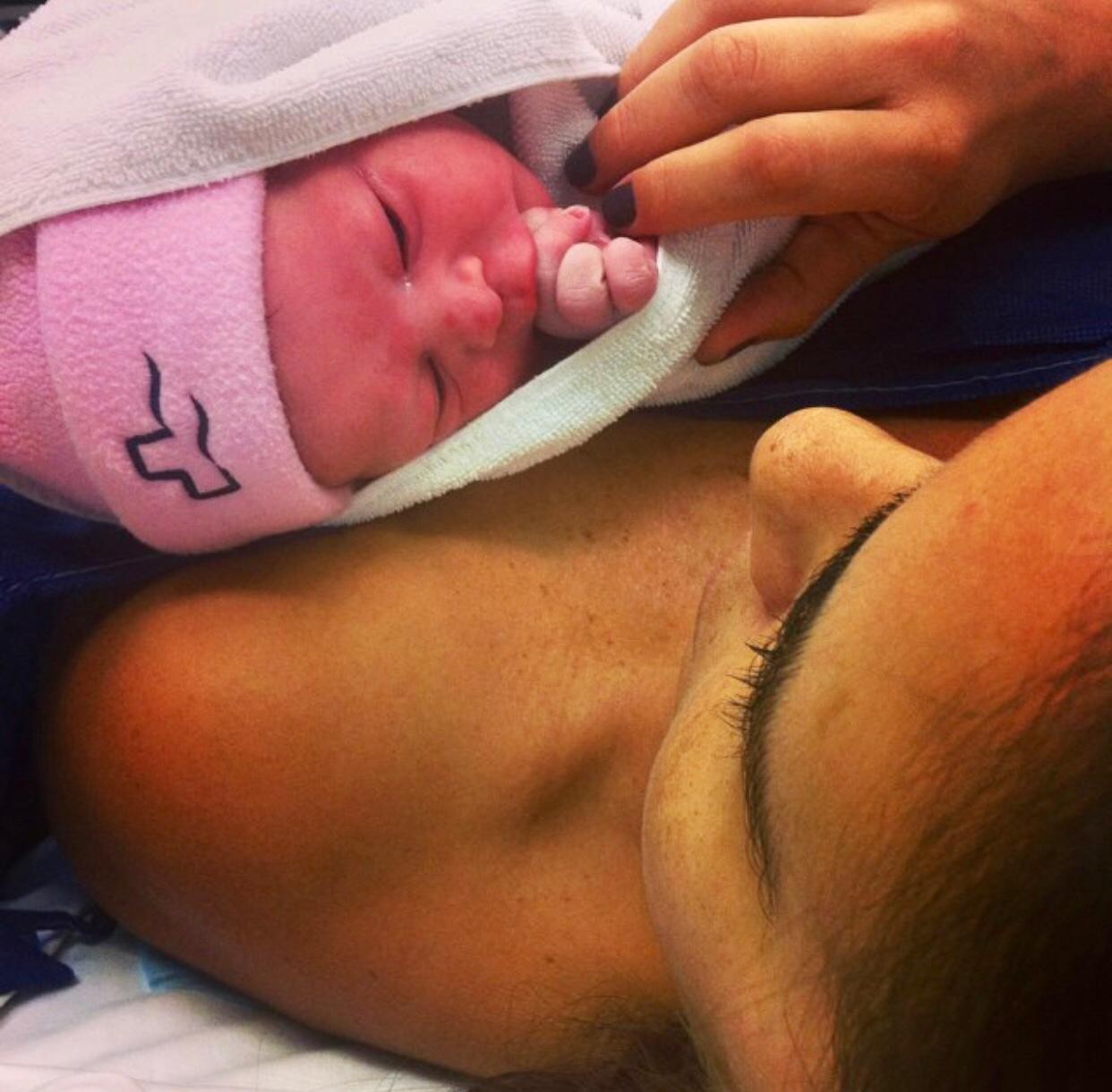 Camila e Valentina na maternidade (Foto: Arquivo pessoal)
